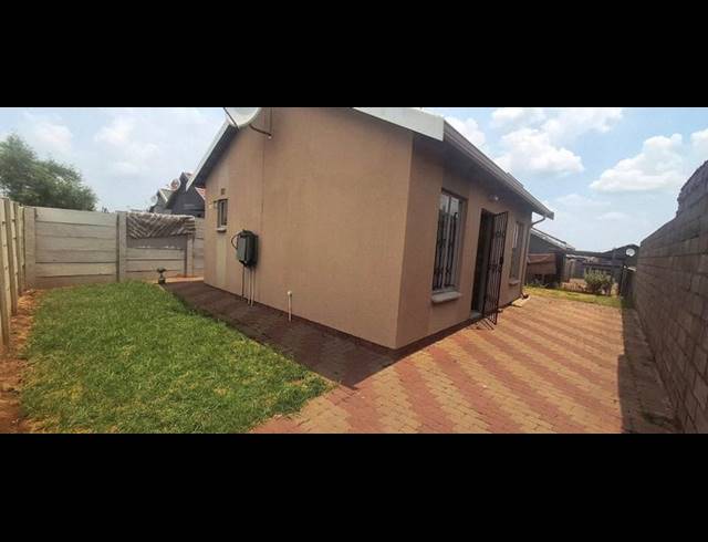 2 BEDROOM HOUSE FOR SALE IN SKY CITY